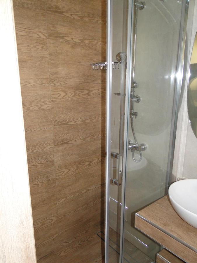 Chrysanthe'S Apartments No2 Poros Town المظهر الخارجي الصورة